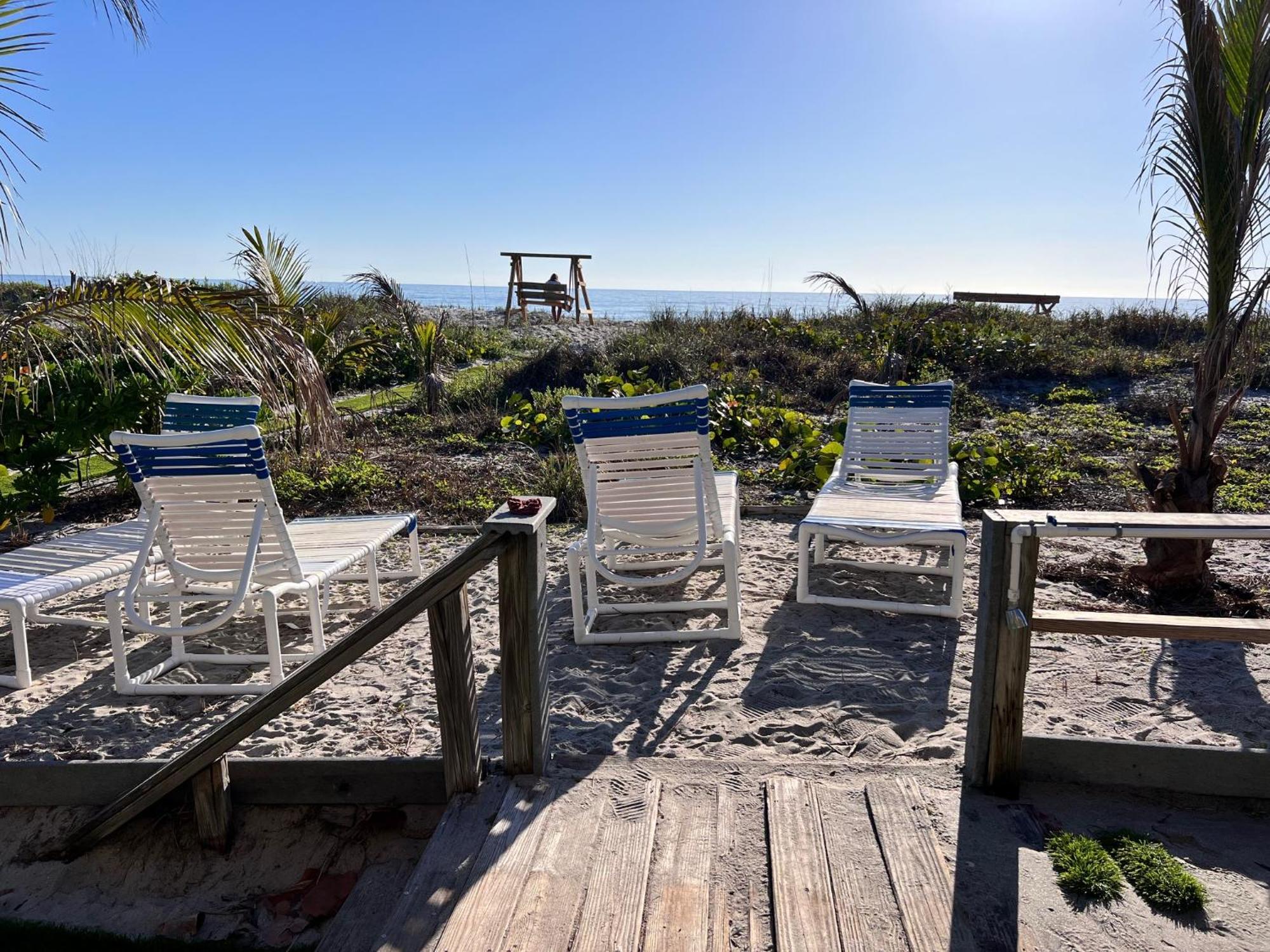 Anthony'S On The Beach Cocoa Beach Exterior foto